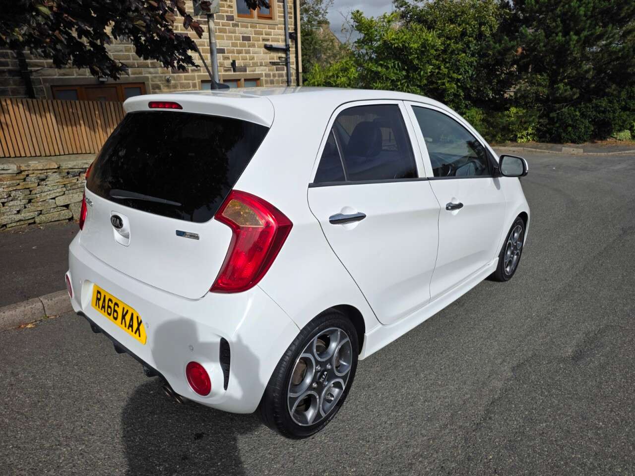 A 2017 KIA PICANTO 1.25 EcoDynamics Sport Hatchback 5dr Petrol Manual Euro 6+SERVICE HISTORY+N A 2017 KIA PICANTO 1.25 EcoDynamics Sport Hatchback 5dr Petrol Manual Euro 6+SERVICE HISTORY+N