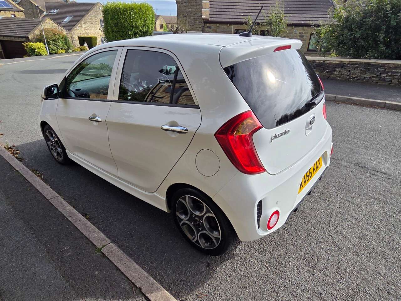 A 2017 KIA PICANTO 1.25 EcoDynamics Sport Hatchback 5dr Petrol Manual Euro 6+SERVICE HISTORY+N A 2017 KIA PICANTO 1.25 EcoDynamics Sport Hatchback 5dr Petrol Manual Euro 6+SERVICE HISTORY+N