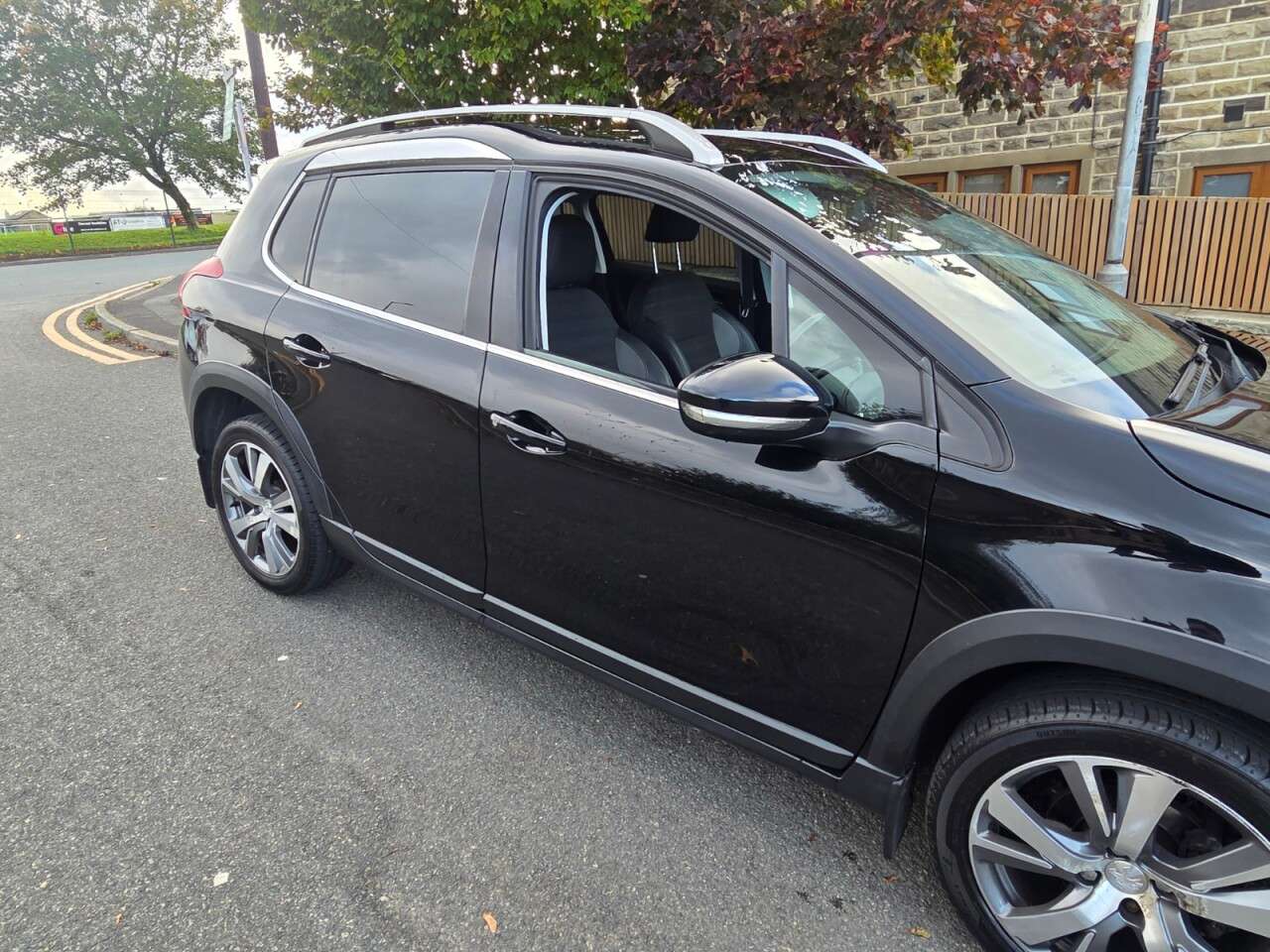 2017 PEUGEOT 2008 2017 PEUGEOT 2008