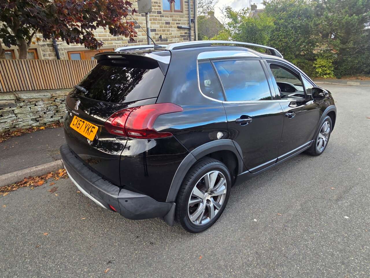 A 2017 PEUGEOT 2008 1.6 BlueHDi Allure SUV 5dr Diesel Manual Euro 6 (s/s) SERVICE HISTORY+LOW I A 2017 PEUGEOT 2008 1.6 BlueHDi Allure SUV 5dr Diesel Manual Euro 6 (s/s) SERVICE HISTORY+LOW I