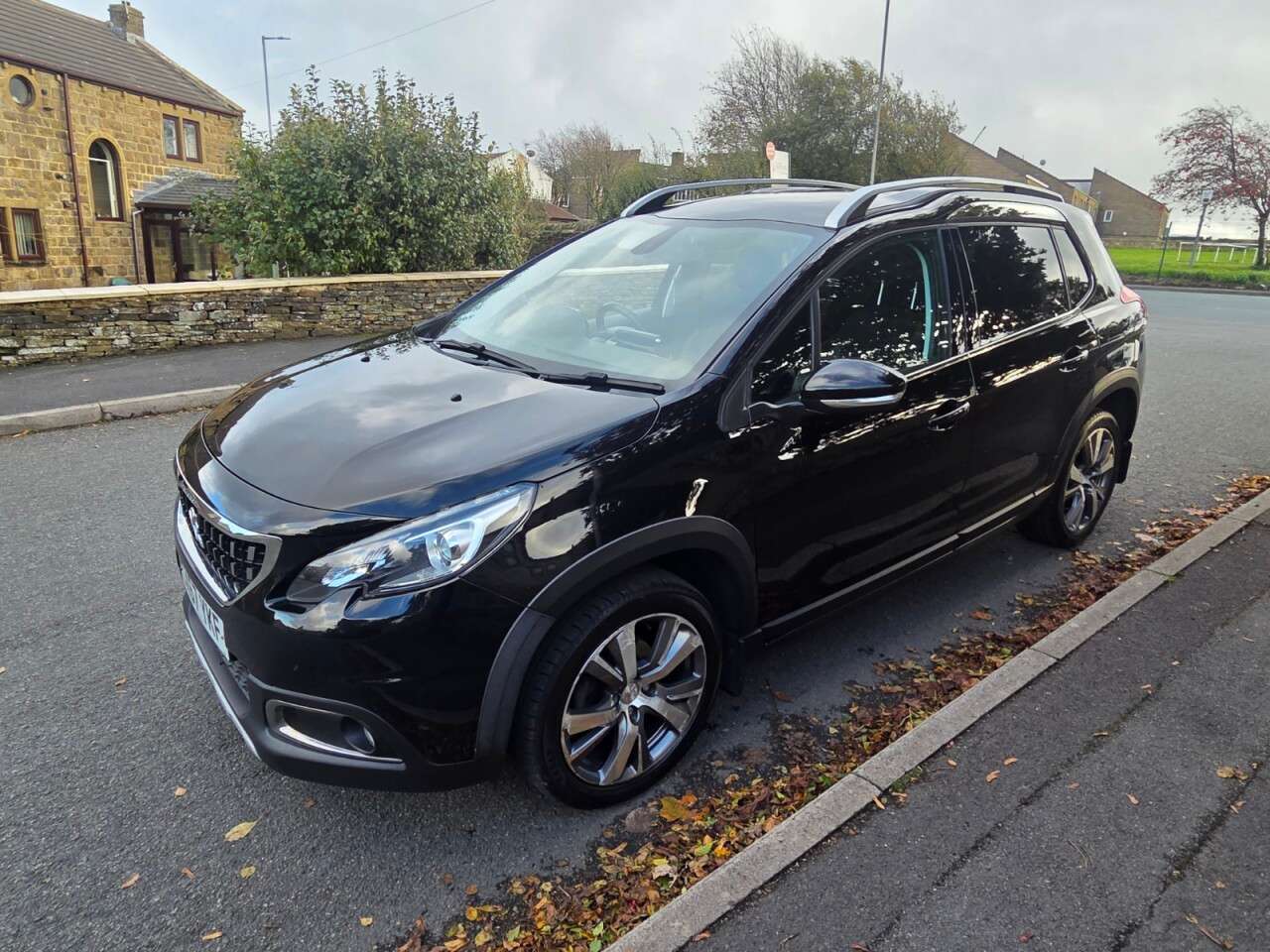 A 2017 PEUGEOT 2008 1.6 BlueHDi Allure SUV 5dr Diesel Manual Euro 6 (s/s) SERVICE HISTORY+LOW I A 2017 PEUGEOT 2008 1.6 BlueHDi Allure SUV 5dr Diesel Manual Euro 6 (s/s) SERVICE HISTORY+LOW I