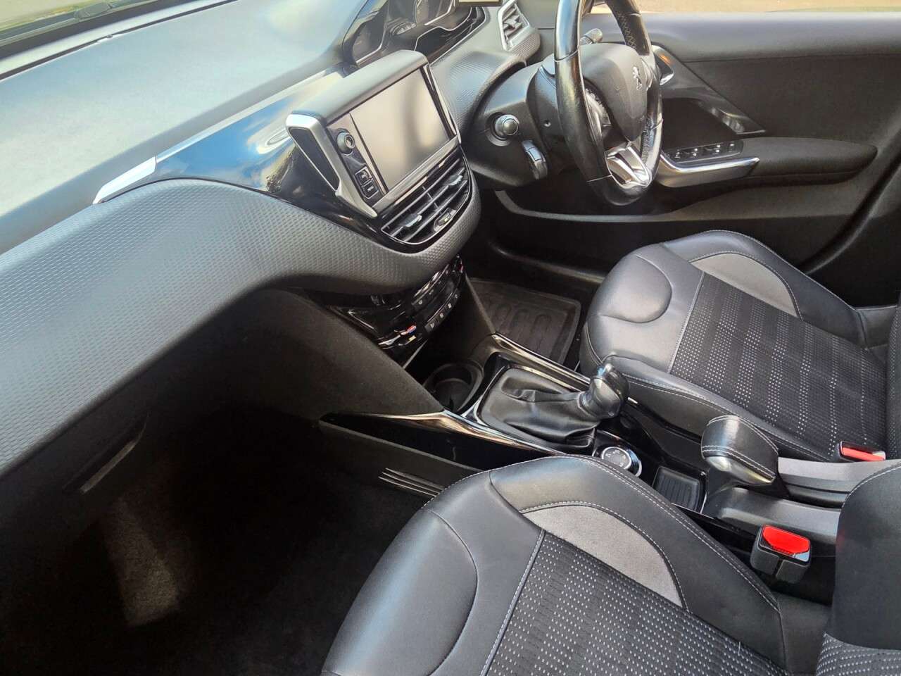 2017 PEUGEOT 2008 2017 PEUGEOT 2008