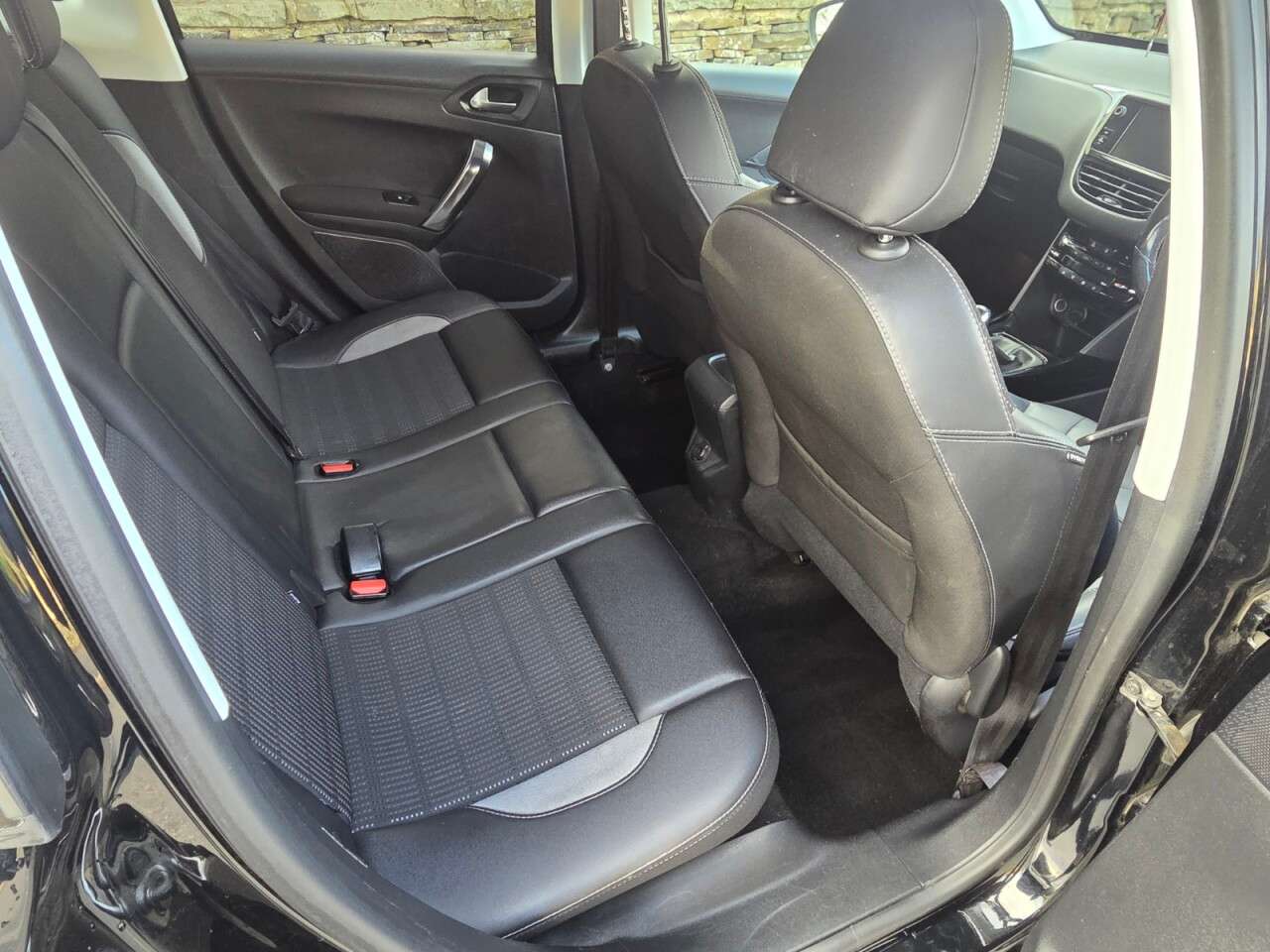 2017 PEUGEOT 2008 2017 PEUGEOT 2008