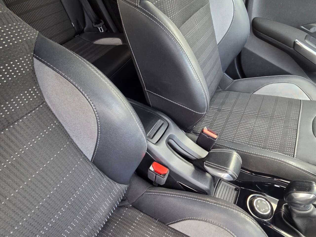 2017 PEUGEOT 2008 2017 PEUGEOT 2008
