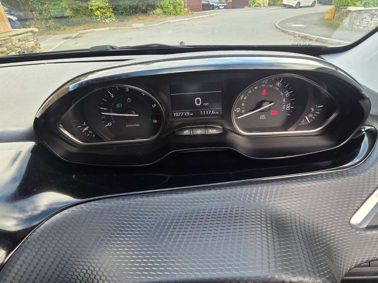 2017 PEUGEOT 2008 2017 PEUGEOT 2008