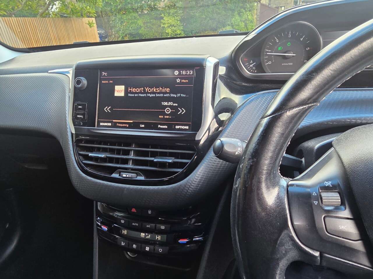 2017 PEUGEOT 2008 2017 PEUGEOT 2008