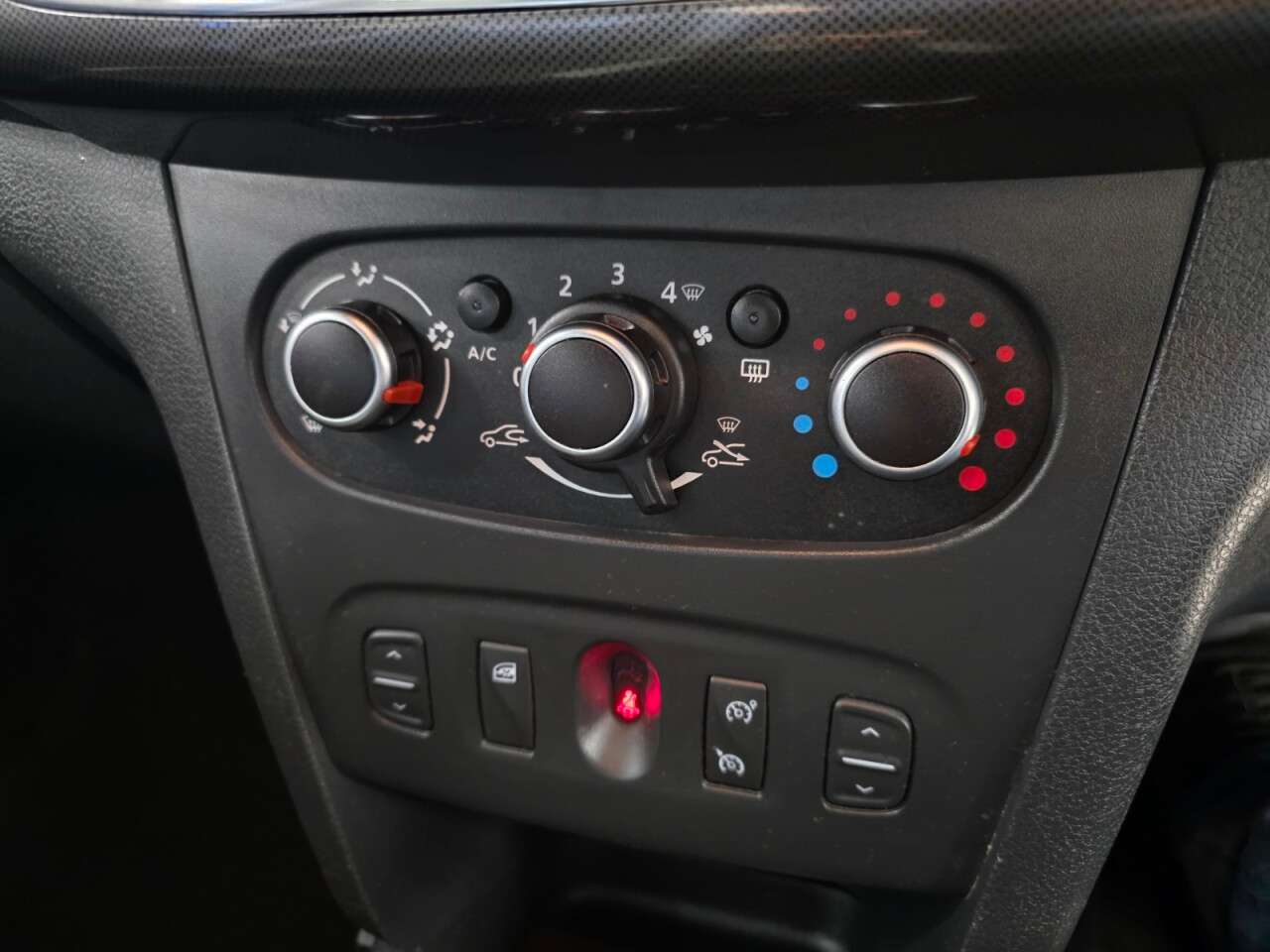 2017 DACIA SANDERO STEPWAY 2017 DACIA SANDERO STEPWAY