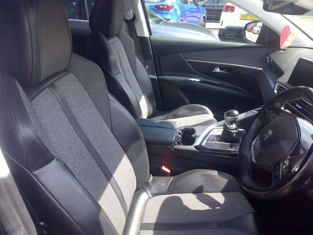 2019 PEUGEOT 3008 2019 PEUGEOT 3008