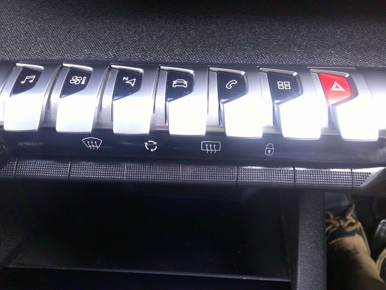 2019 PEUGEOT 3008 2019 PEUGEOT 3008