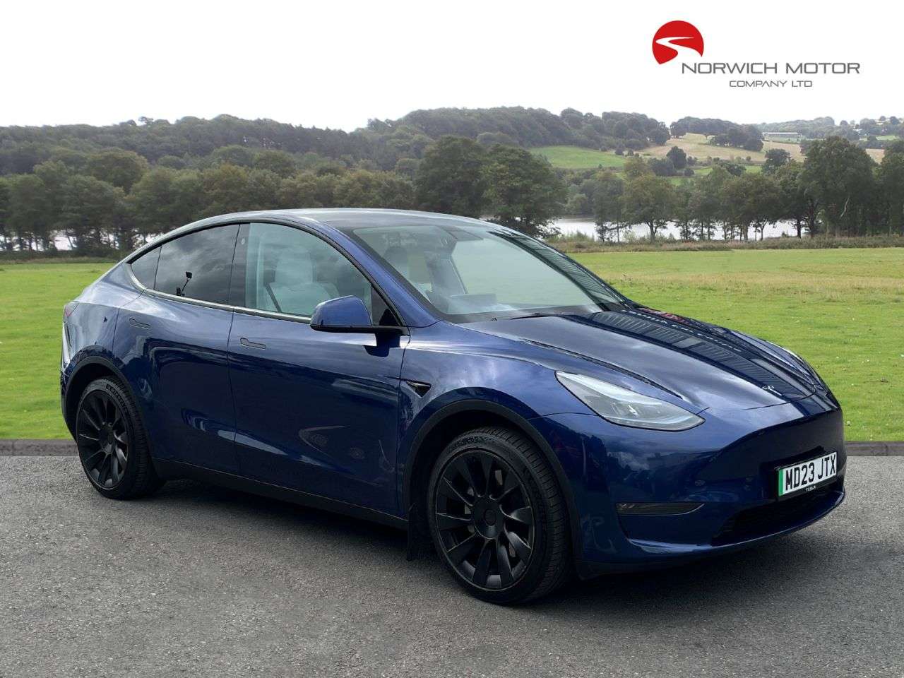 A 2023 TESLA MODEL Y (Dual Motor) Long Range SUV 5dr Electric Auto 4WDE (384 bhp) Optional extra A 2023 TESLA MODEL Y (Dual Motor) Long Range SUV 5dr Electric Auto 4WDE (384 bhp) Optional extra