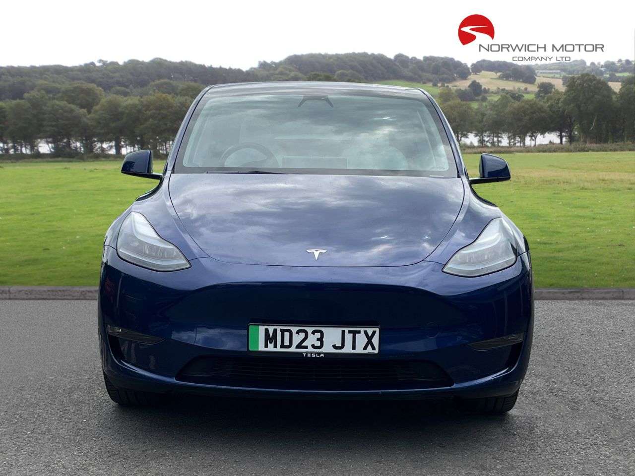A 2023 TESLA MODEL Y (Dual Motor) Long Range SUV 5dr Electric Auto 4WDE (384 bhp) Optional extra A 2023 TESLA MODEL Y (Dual Motor) Long Range SUV 5dr Electric Auto 4WDE (384 bhp) Optional extra