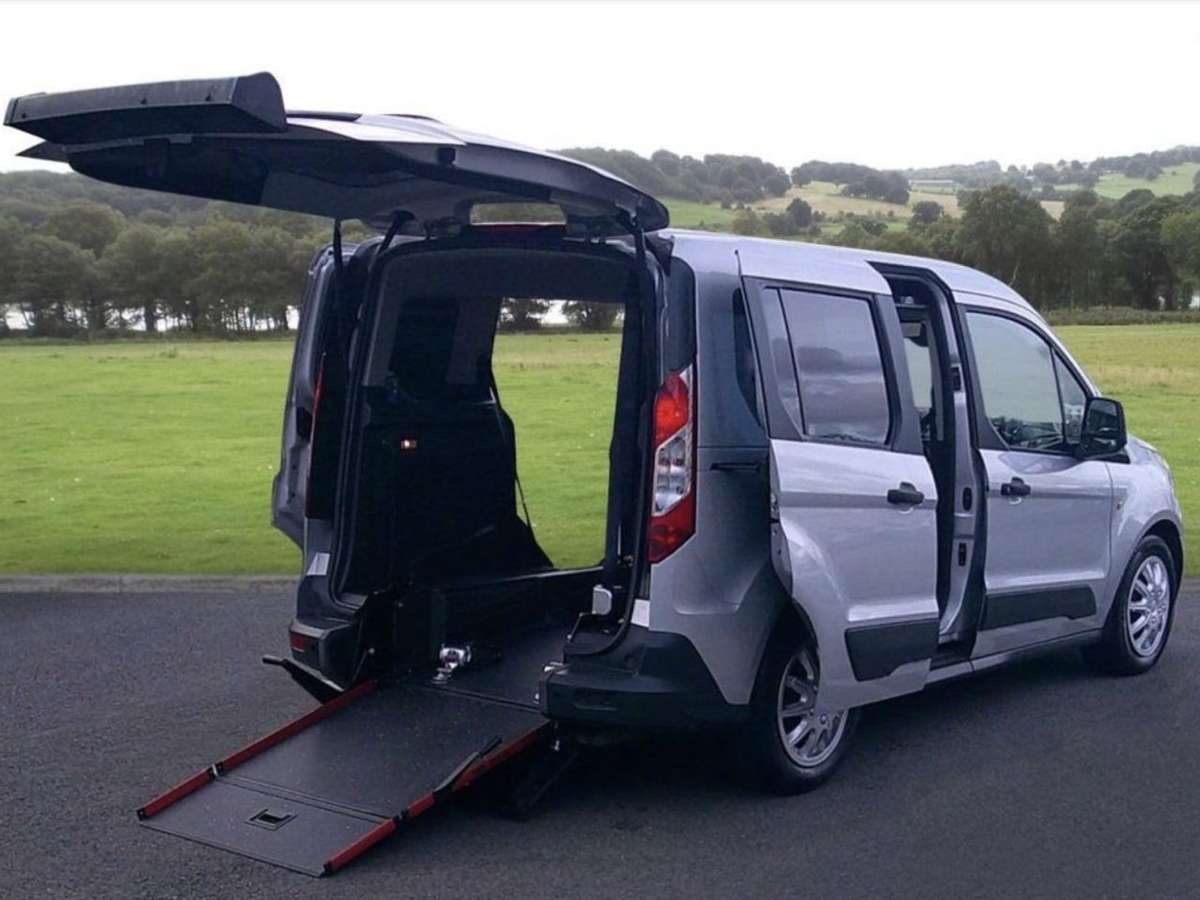 Check out this Ford Tourneo Connect 2018 Diesel Manual