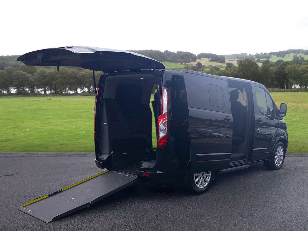 Check out this Ford Tourneo Custom 2019 Diesel Manual