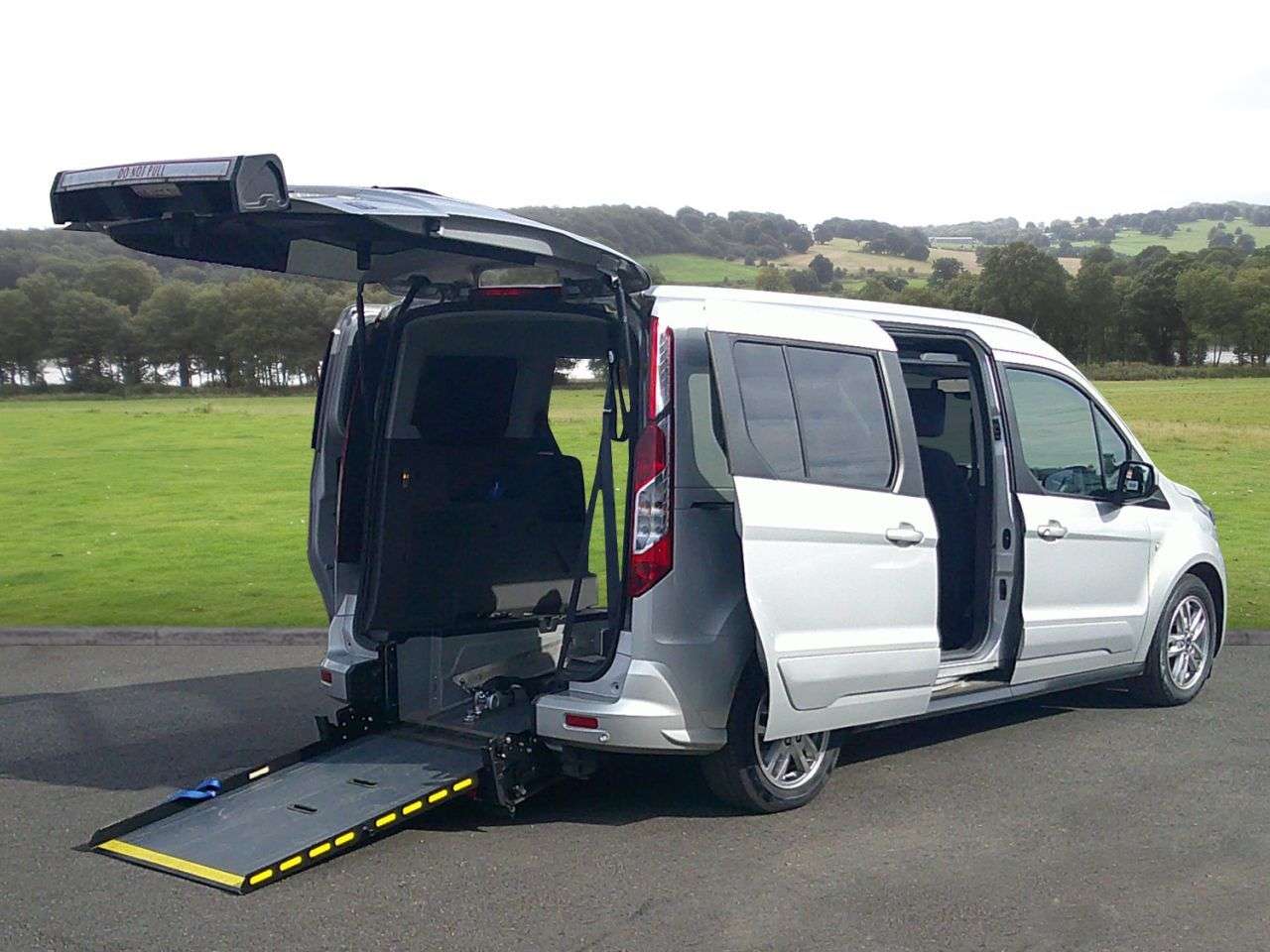 2021 FORD GRAND TOURNEO CONNECT 2021 FORD GRAND TOURNEO CONNECT