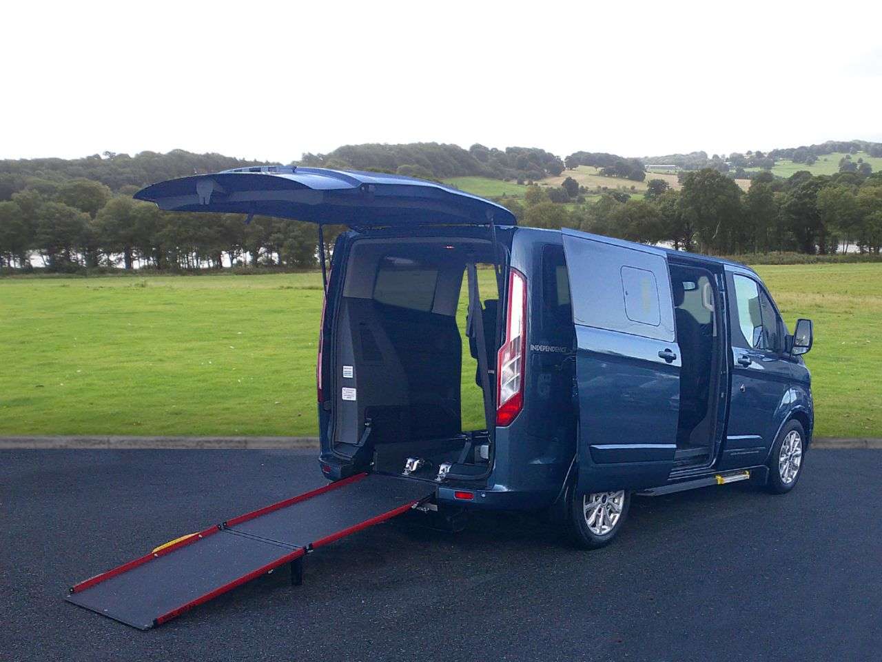 A 2019 FORD TOURNEO CUSTOM 2.0 320 EcoBlue Titanium Minibus Double Cab 5dr Diesel Auto L1 Euro 6 (s/s) A 2019 FORD TOURNEO CUSTOM 2.0 320 EcoBlue Titanium Minibus Double Cab 5dr Diesel Auto L1 Euro 6 (s/s)