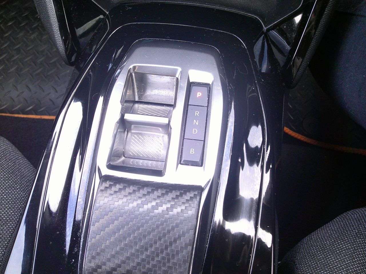 2023 PEUGEOT E-2008 2023 PEUGEOT E-2008