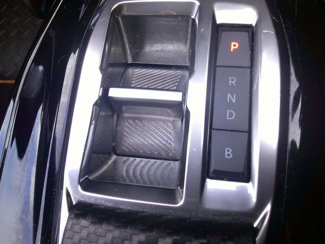 2023 PEUGEOT E-2008 2023 PEUGEOT E-2008