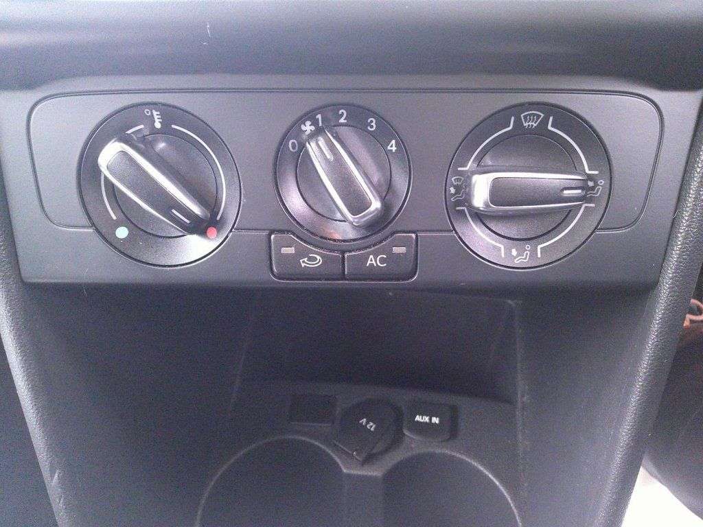 2014 VOLKSWAGEN POLO 2014 VOLKSWAGEN POLO