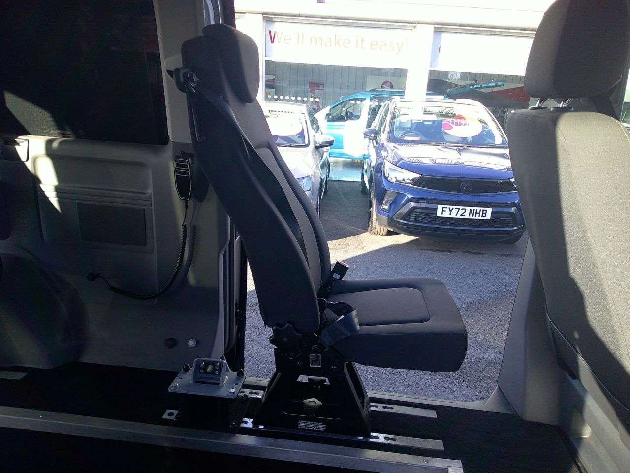 2020 VOLKSWAGEN TRANSPORTER SHUTTLE 2020 VOLKSWAGEN TRANSPORTER SHUTTLE