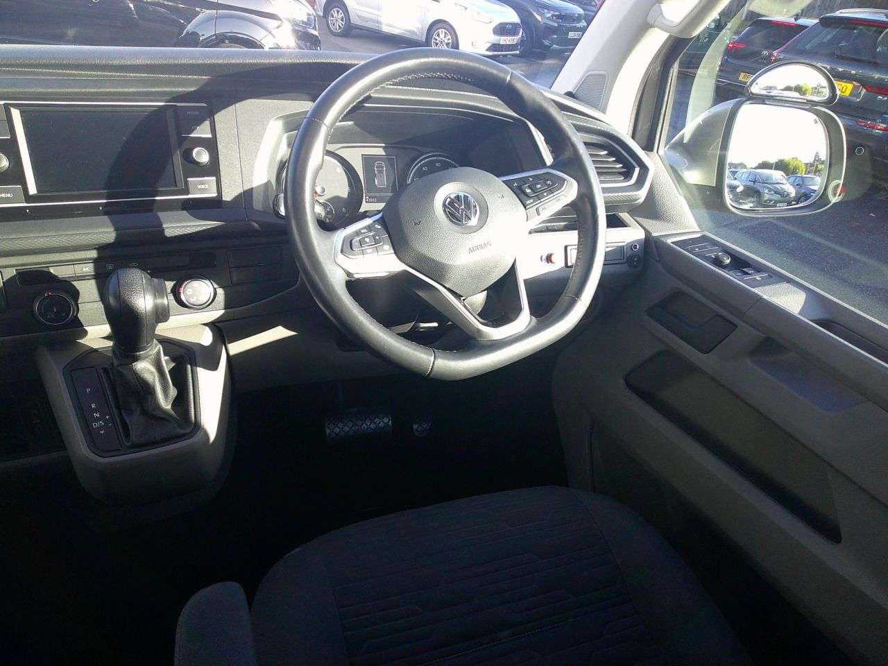 2020 VOLKSWAGEN TRANSPORTER SHUTTLE 2020 VOLKSWAGEN TRANSPORTER SHUTTLE