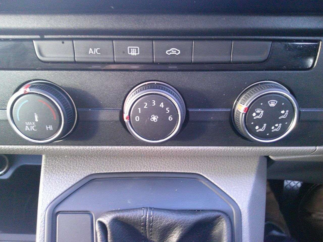 2020 VOLKSWAGEN TRANSPORTER SHUTTLE 2020 VOLKSWAGEN TRANSPORTER SHUTTLE