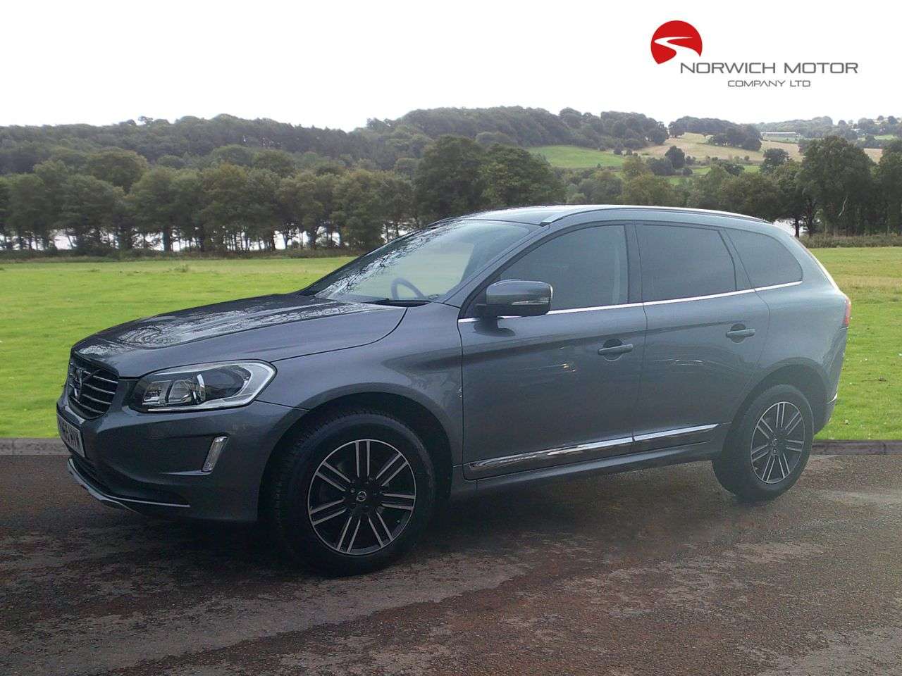 A 2015 VOLVO XC60 2.0 D4 SE Lux Nav SUV 5dr Diesel Auto Euro 6 (s/s) (190 ps) A 2015 VOLVO XC60 2.0 D4 SE Lux Nav SUV 5dr Diesel Auto Euro 6 (s/s) (190 ps)