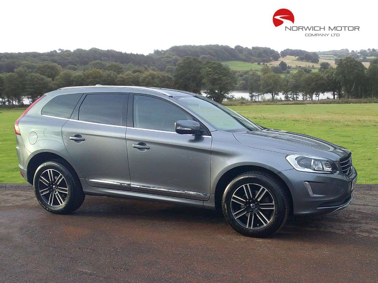 A 2015 VOLVO XC60 2.0 D4 SE Lux Nav SUV 5dr Diesel Auto Euro 6 (s/s) (190 ps) A 2015 VOLVO XC60 2.0 D4 SE Lux Nav SUV 5dr Diesel Auto Euro 6 (s/s) (190 ps)