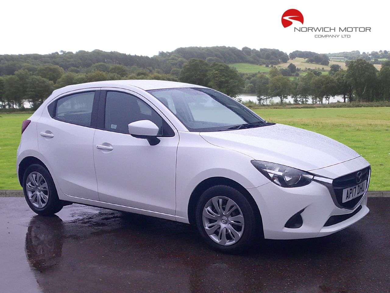 A 2017 MAZDA MAZDA2 1.5 SKYACTIV-G SE Hatchback 5dr Petrol Manual Euro 6 (s/s) (75 ps) A 2017 MAZDA MAZDA2 1.5 SKYACTIV-G SE Hatchback 5dr Petrol Manual Euro 6 (s/s) (75 ps)