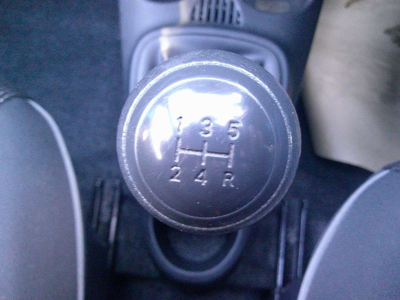 2014 PEUGEOT 107 2014 PEUGEOT 107