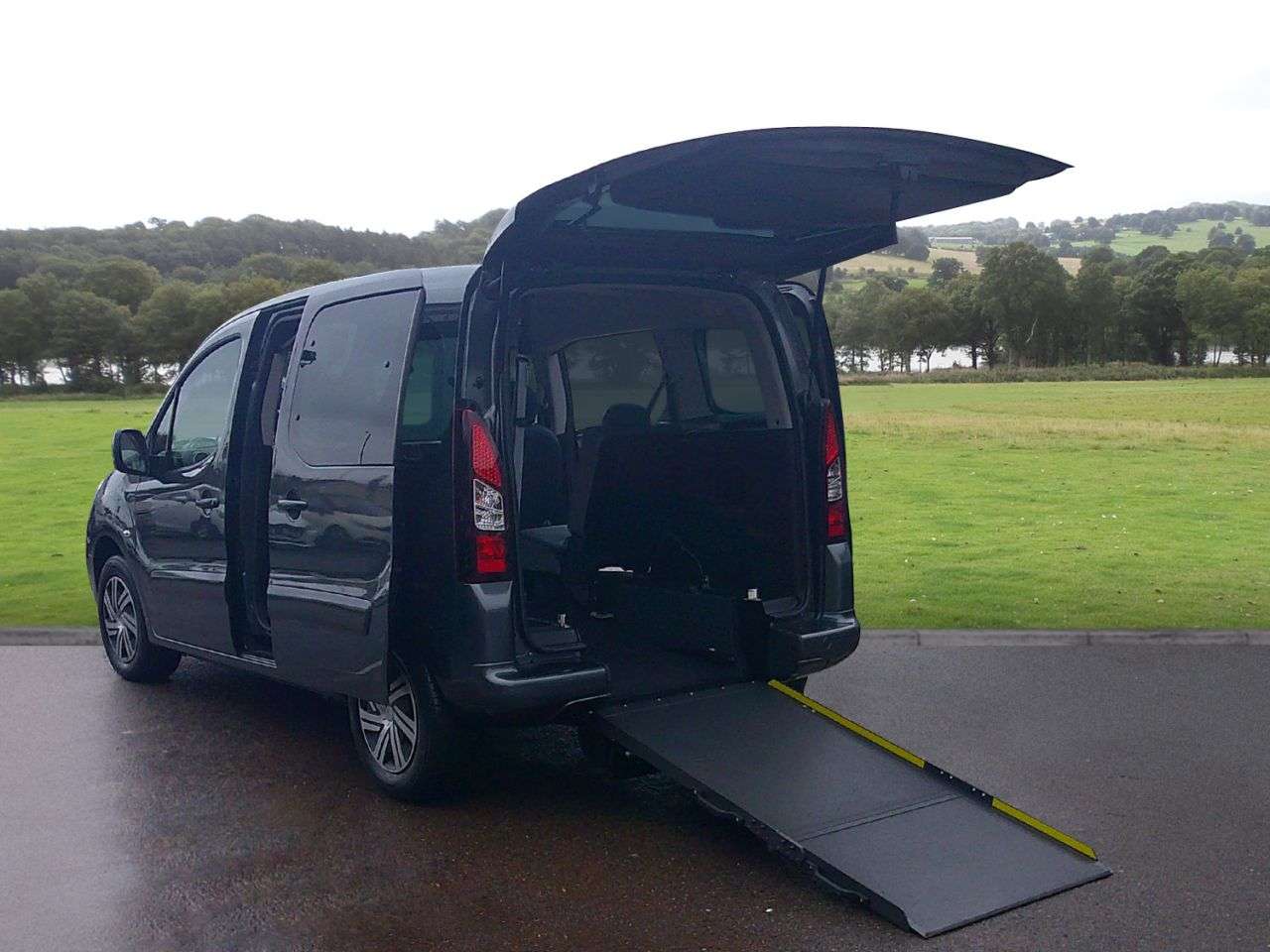 A 2018 CITROEN BERLINGO 1.6 BlueHDi Feel Multispace MPV 5dr Diesel ETG6 Euro 6 (s/s) (100 ps) Autom A 2018 CITROEN BERLINGO 1.6 BlueHDi Feel Multispace MPV 5dr Diesel ETG6 Euro 6 (s/s) (100 ps) Autom