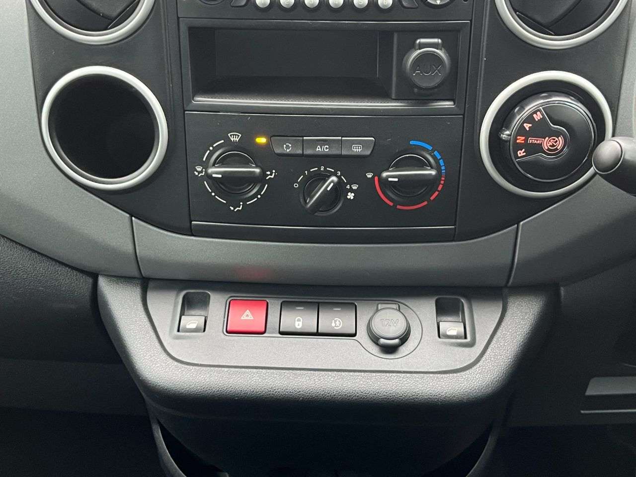 2018 PEUGEOT PARTNER 2018 PEUGEOT PARTNER