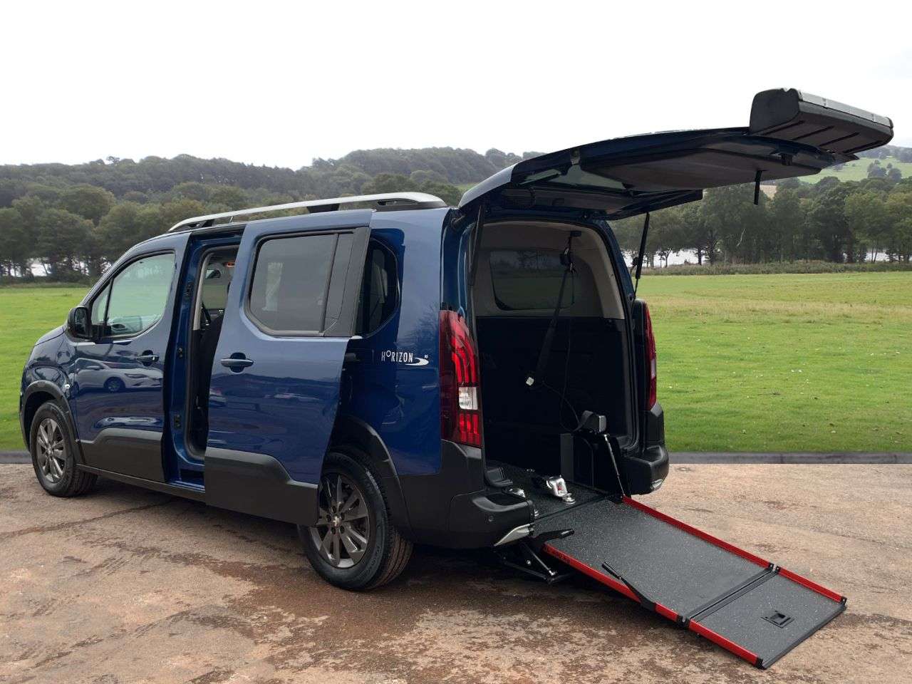 A 2022 PEUGEOT RIFTER 1.2L 5d AUTO 129 BHP Automatic A 2022 PEUGEOT RIFTER 1.2L 5d AUTO 129 BHP Automatic