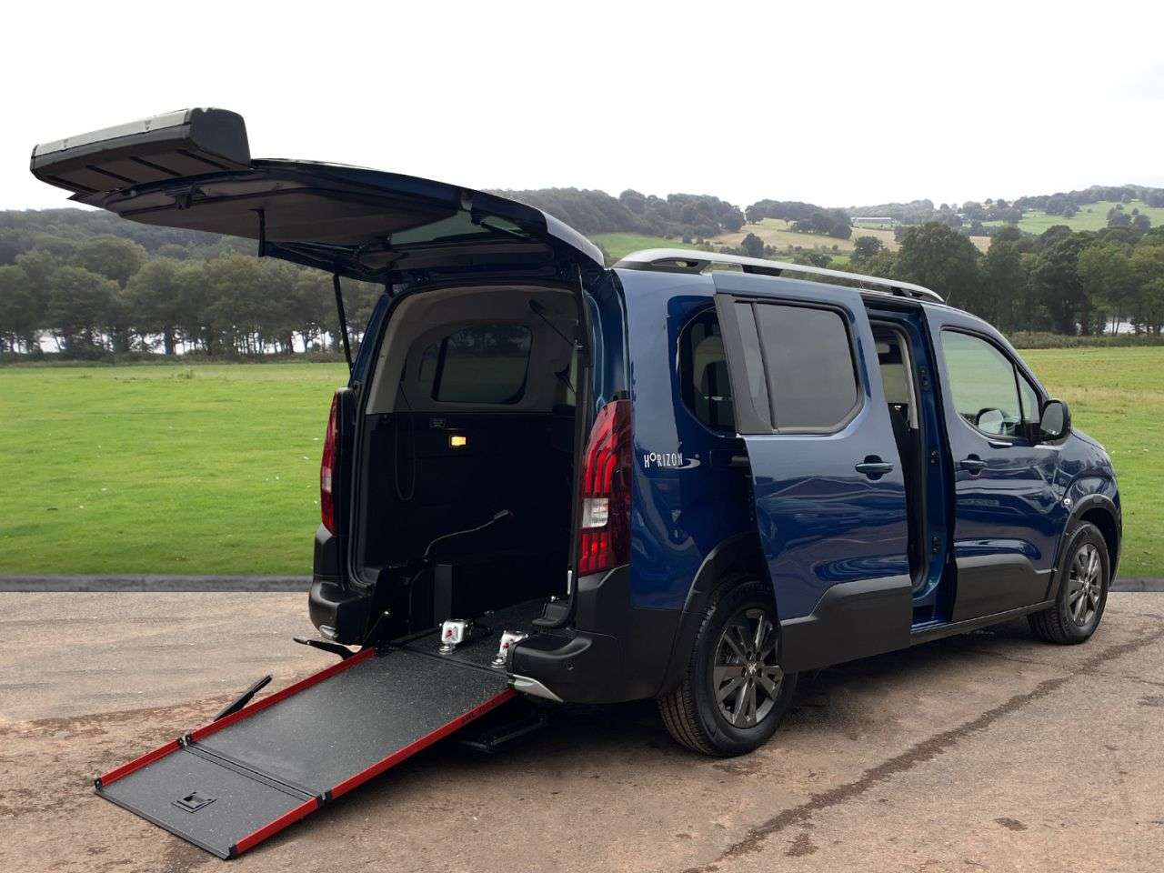 A 2022 PEUGEOT RIFTER 1.2L 5d AUTO 129 BHP Automatic A 2022 PEUGEOT RIFTER 1.2L 5d AUTO 129 BHP Automatic