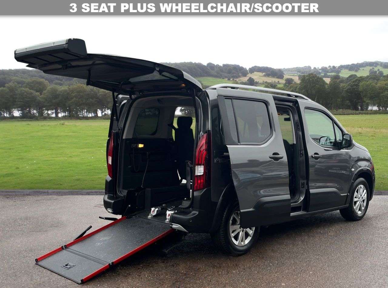 A 2020 PEUGEOT RIFTER 1.5L 5d 101 BHP Low mileage A 2020 PEUGEOT RIFTER 1.5L 5d 101 BHP Low mileage