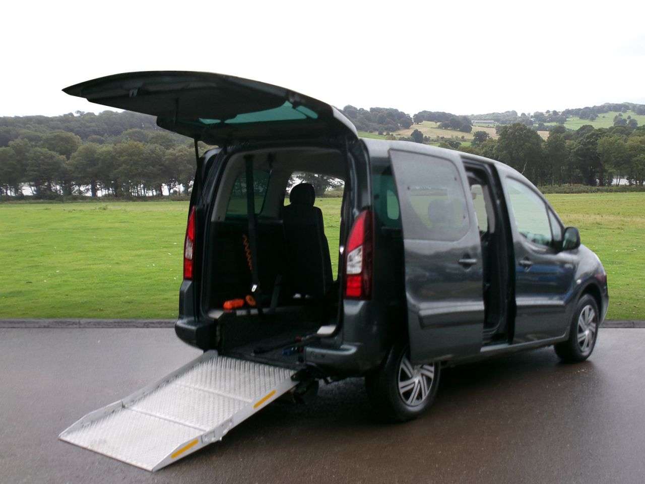 A 2018 CITROEN BERLINGO 1.6 BlueHDi Feel Multispace MPV 5dr Diesel Manual Euro 6 (100 ps) POWER WIN A 2018 CITROEN BERLINGO 1.6 BlueHDi Feel Multispace MPV 5dr Diesel Manual Euro 6 (100 ps) POWER WIN