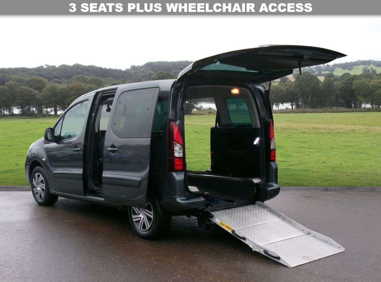 A 2018 CITROEN BERLINGO 1.6 BlueHDi Feel Multispace MPV 5dr Diesel Manual Euro 6 (100 ps) POWER WIN A 2018 CITROEN BERLINGO 1.6 BlueHDi Feel Multispace MPV 5dr Diesel Manual Euro 6 (100 ps) POWER WIN