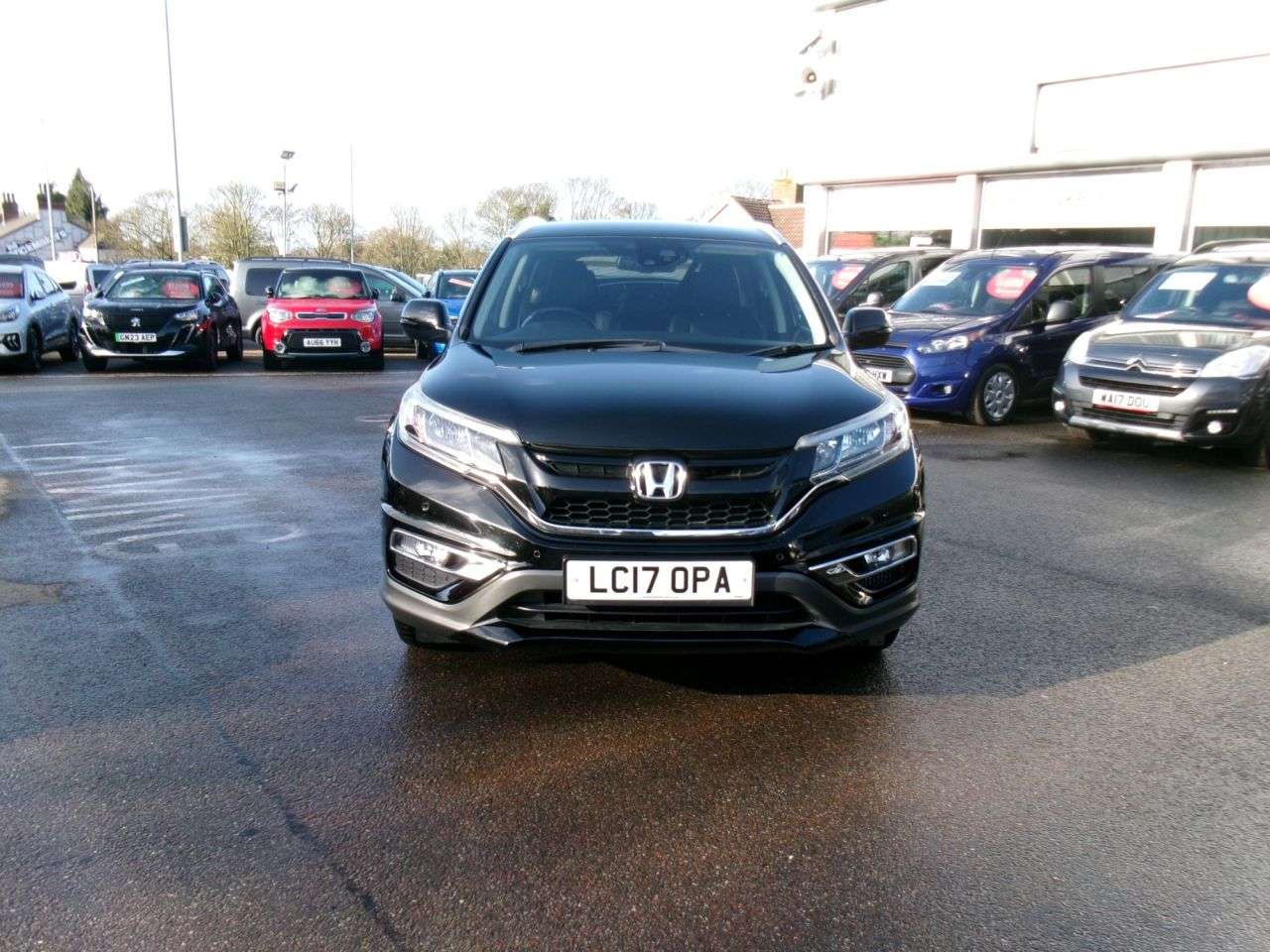 A 2017 HONDA CR-V 1.6 i-DTEC Black Edition SUV 5dr Diesel Auto 4WD Euro 6 (160 ps) Automatic A 2017 HONDA CR-V 1.6 i-DTEC Black Edition SUV 5dr Diesel Auto 4WD Euro 6 (160 ps) Automatic