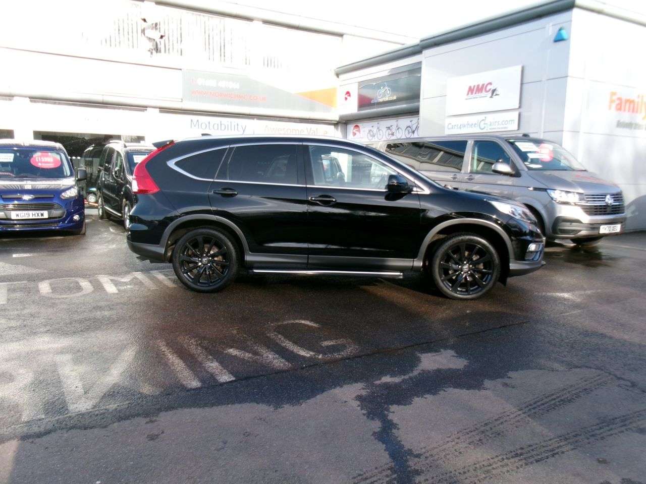 A 2017 HONDA CR-V 1.6 i-DTEC Black Edition SUV 5dr Diesel Auto 4WD Euro 6 (160 ps) Automatic A 2017 HONDA CR-V 1.6 i-DTEC Black Edition SUV 5dr Diesel Auto 4WD Euro 6 (160 ps) Automatic
