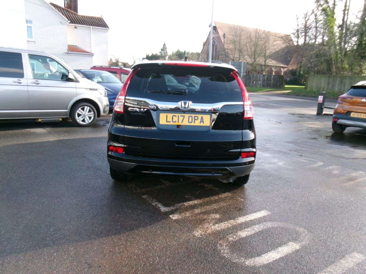 A 2017 HONDA CR-V 1.6 i-DTEC Black Edition SUV 5dr Diesel Auto 4WD Euro 6 (160 ps) Automatic A 2017 HONDA CR-V 1.6 i-DTEC Black Edition SUV 5dr Diesel Auto 4WD Euro 6 (160 ps) Automatic