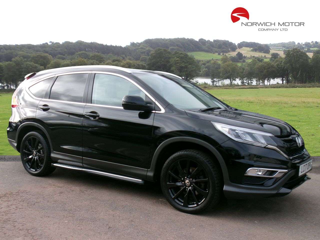 A 2017 HONDA CR-V 1.6 i-DTEC Black Edition SUV 5dr Diesel Auto 4WD Euro 6 (160 ps) Automatic A 2017 HONDA CR-V 1.6 i-DTEC Black Edition SUV 5dr Diesel Auto 4WD Euro 6 (160 ps) Automatic