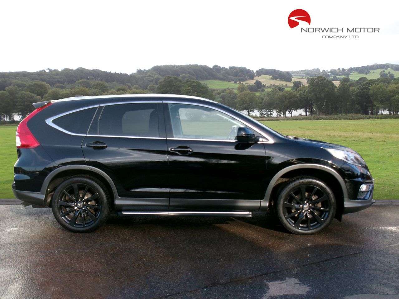 A 2017 HONDA CR-V 1.6 i-DTEC Black Edition SUV 5dr Diesel Auto 4WD Euro 6 (160 ps) Automatic A 2017 HONDA CR-V 1.6 i-DTEC Black Edition SUV 5dr Diesel Auto 4WD Euro 6 (160 ps) Automatic