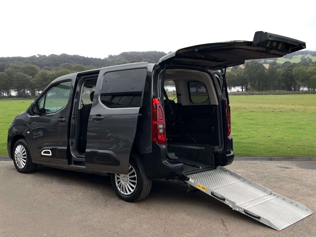 A 2020 CITROEN BERLINGO 1.5 BlueHDi Feel M MPV 5dr Diesel Manual Euro 6 (s/s) (100 ps) Full Service A 2020 CITROEN BERLINGO 1.5 BlueHDi Feel M MPV 5dr Diesel Manual Euro 6 (s/s) (100 ps) Full Service