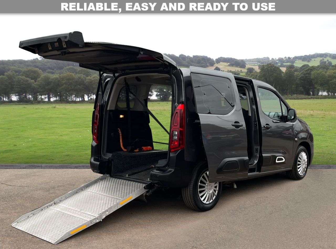 A 2020 CITROEN BERLINGO 1.5 BlueHDi Feel M MPV 5dr Diesel Manual Euro 6 (s/s) (100 ps) Full Service A 2020 CITROEN BERLINGO 1.5 BlueHDi Feel M MPV 5dr Diesel Manual Euro 6 (s/s) (100 ps) Full Service