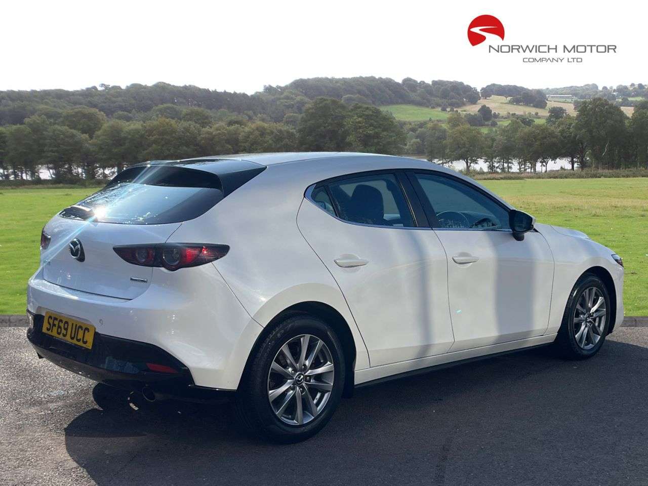 A 2019 MAZDA MAZDA3 2.0 SKYACTIV-G MHEV SE-L Hatchback 5dr Petrol Manual Euro 6 (s/s) (122 ps) A 2019 MAZDA MAZDA3 2.0 SKYACTIV-G MHEV SE-L Hatchback 5dr Petrol Manual Euro 6 (s/s) (122 ps)