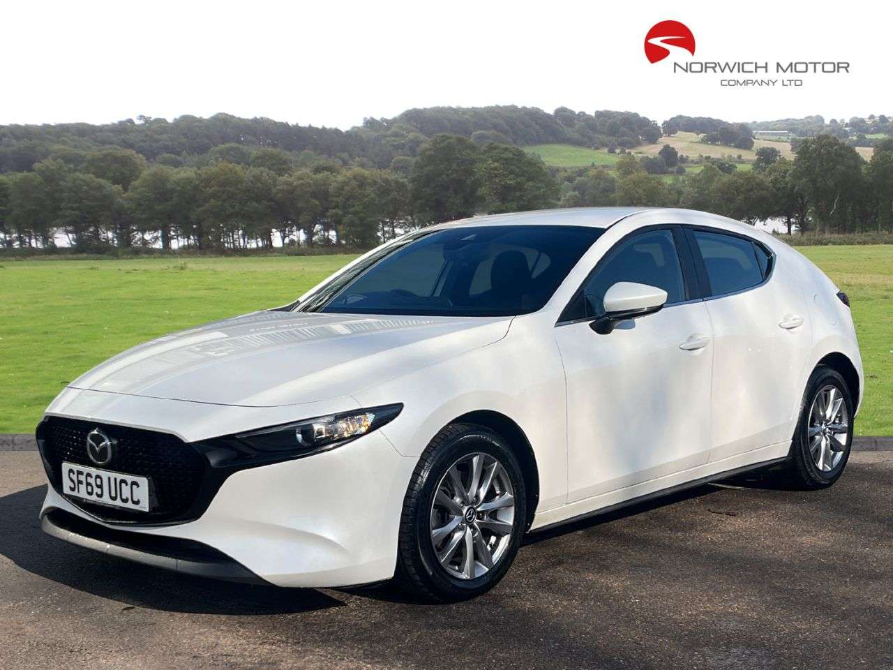 A 2019 MAZDA MAZDA3 2.0 SKYACTIV-G MHEV SE-L Hatchback 5dr Petrol Manual Euro 6 (s/s) (122 ps) A 2019 MAZDA MAZDA3 2.0 SKYACTIV-G MHEV SE-L Hatchback 5dr Petrol Manual Euro 6 (s/s) (122 ps)