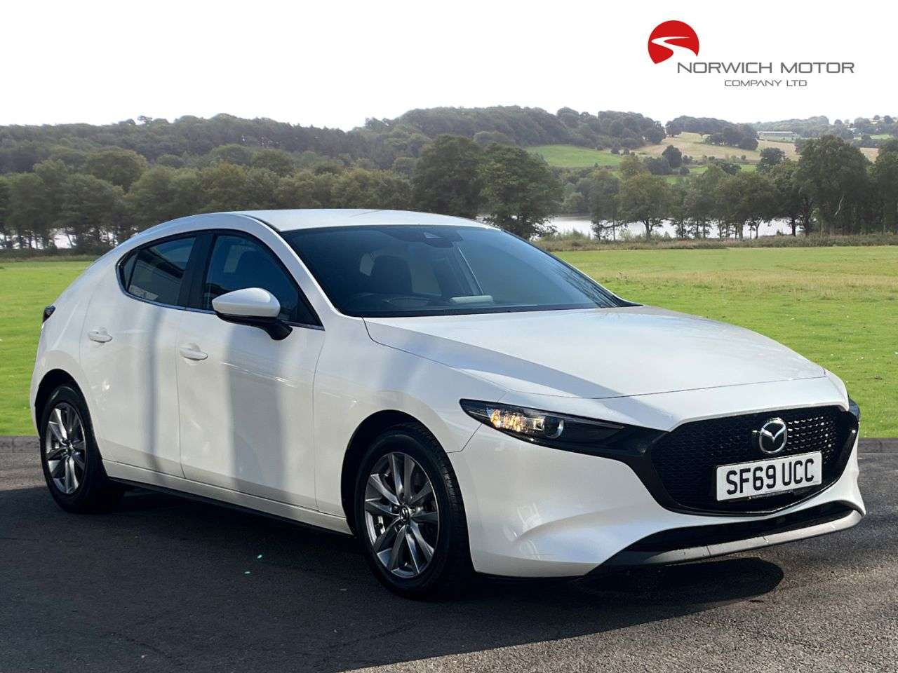 A 2019 MAZDA MAZDA3 2.0 SKYACTIV-G MHEV SE-L Hatchback 5dr Petrol Manual Euro 6 (s/s) (122 ps) A 2019 MAZDA MAZDA3 2.0 SKYACTIV-G MHEV SE-L Hatchback 5dr Petrol Manual Euro 6 (s/s) (122 ps)