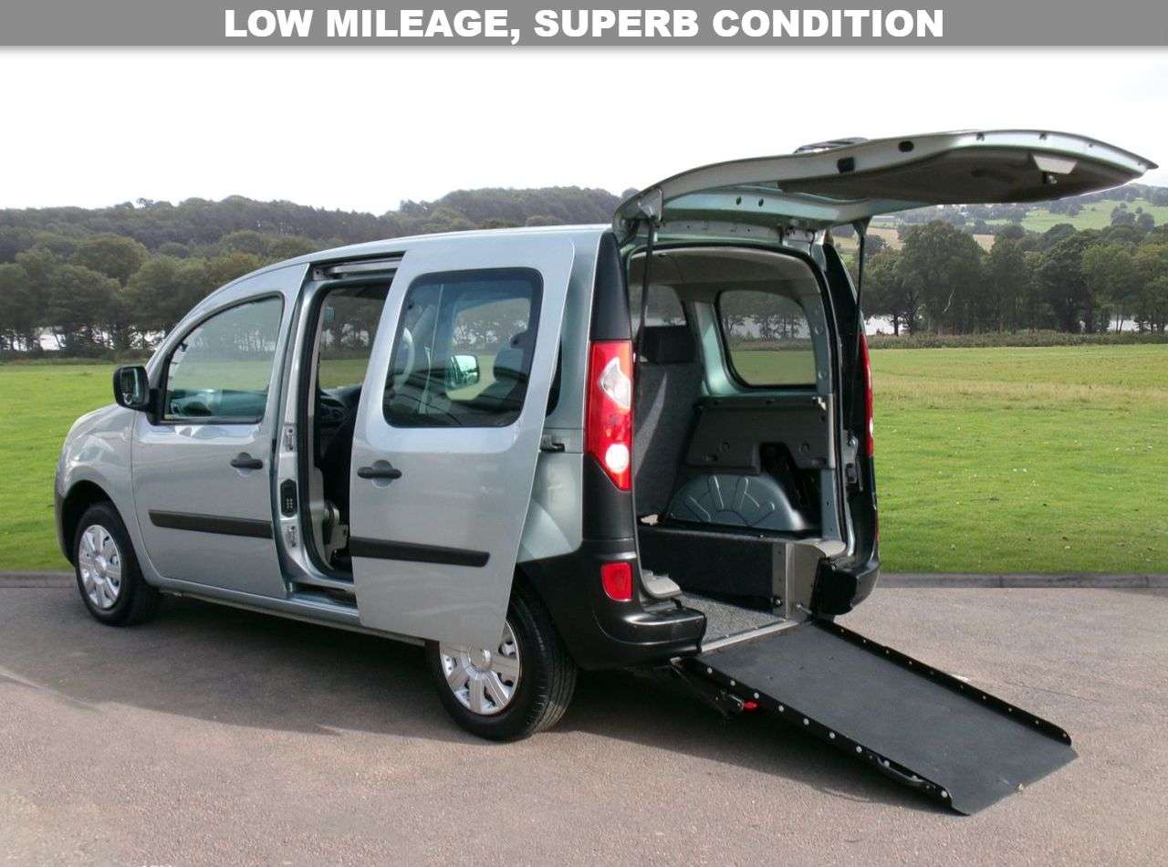 A 2011 RENAULT KANGOO 1.6 16V Extreme MPV 5dr Petrol Auto Euro 4 (105 ps) Automatic A 2011 RENAULT KANGOO 1.6 16V Extreme MPV 5dr Petrol Auto Euro 4 (105 ps) Automatic