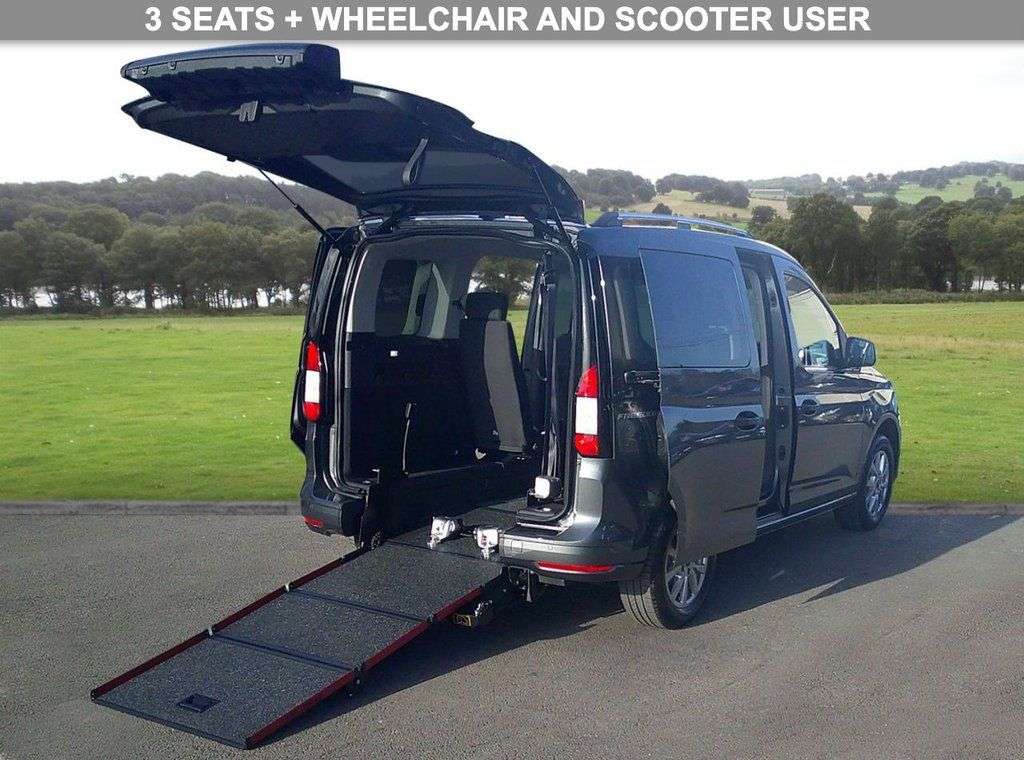 A 2024 FORD TOURNEO CONNECT 2.0 EcoBlue Titanium MPV 5dr Diesel Manual Euro 6 (s/s) (122 ps) A 2024 FORD TOURNEO CONNECT 2.0 EcoBlue Titanium MPV 5dr Diesel Manual Euro 6 (s/s) (122 ps)