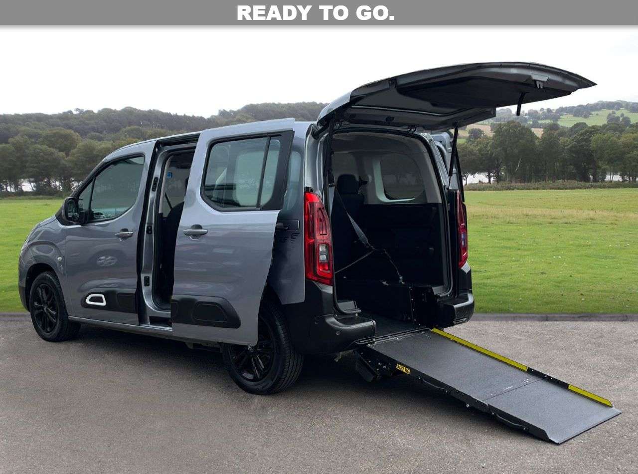 A 2020 CITROEN BERLINGO 1.5 BlueHDi Flair M MPV 5dr Diesel Manual Euro 6 (s/s) (100 ps) Low mileage A 2020 CITROEN BERLINGO 1.5 BlueHDi Flair M MPV 5dr Diesel Manual Euro 6 (s/s) (100 ps) Low mileage