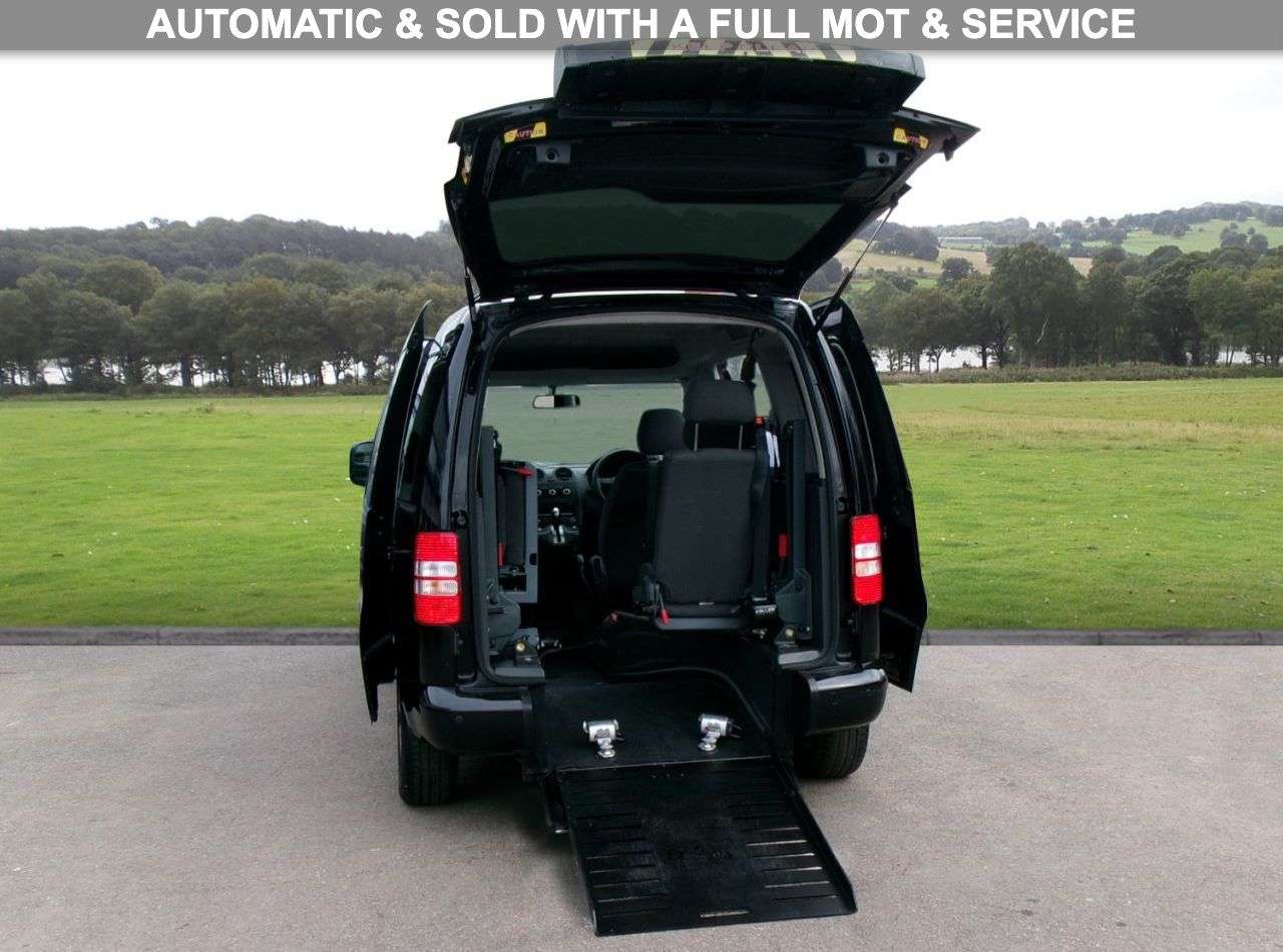 A 2015 VOLKSWAGEN CADDY LIFE 1.6 TDI CR MPV 5dr Diesel DSG Euro 5 (102 ps) 4 seats. Automatic A 2015 VOLKSWAGEN CADDY LIFE 1.6 TDI CR MPV 5dr Diesel DSG Euro 5 (102 ps) 4 seats. Automatic